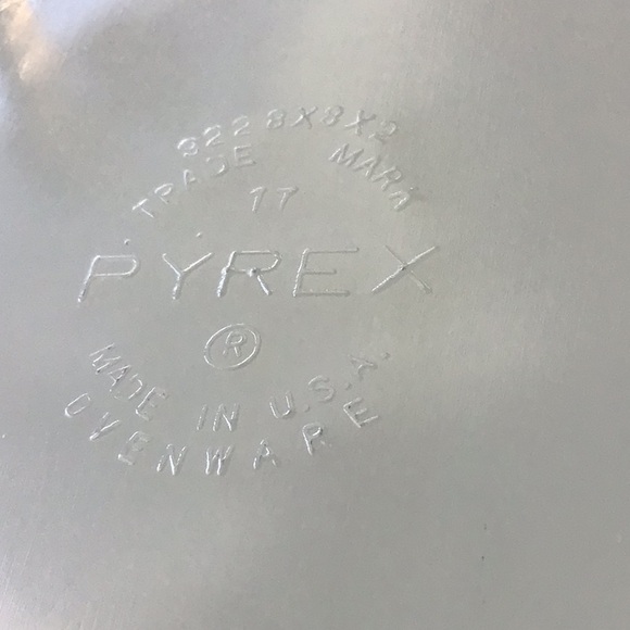 Vintage Pyrex Butterfly Gold square baking dish - Picture 7 of 13